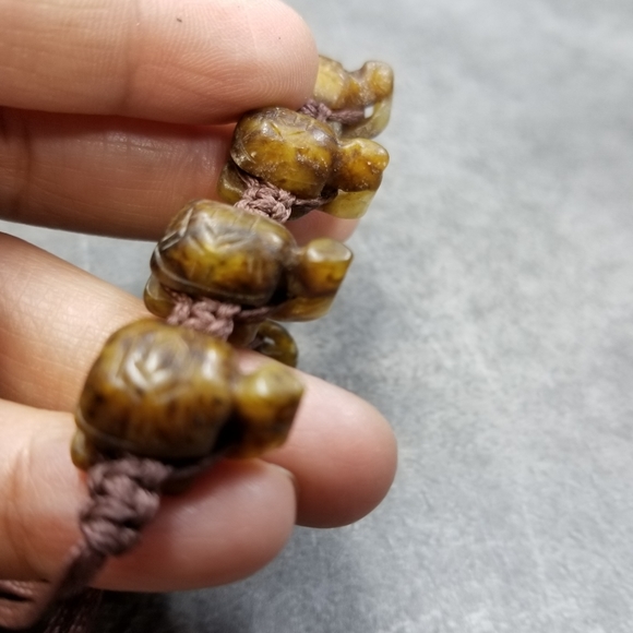 Turtle bracelet carved stone agate bracelet - Picture 4 of 14